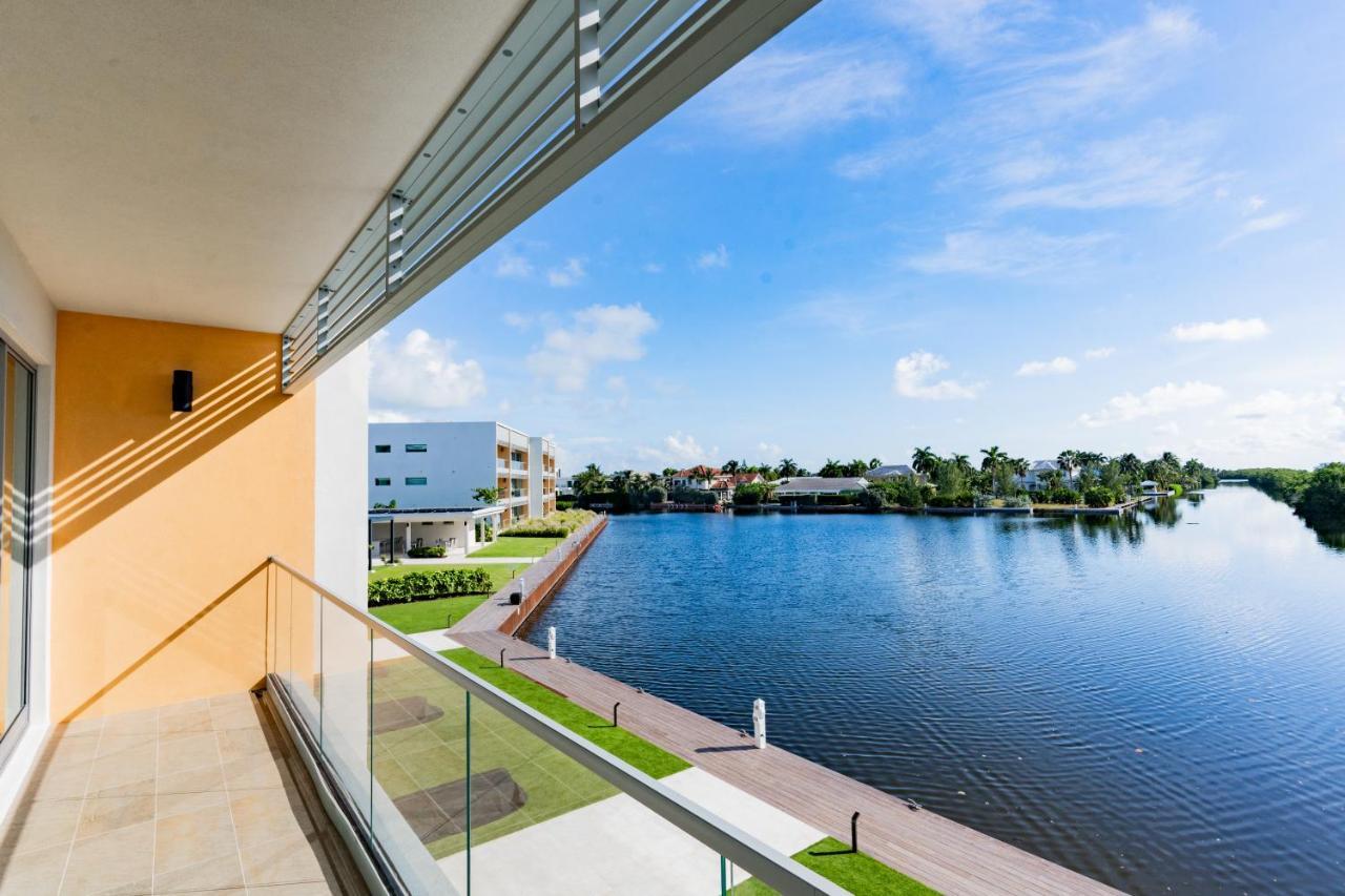 One Canal Point George Town Exterior photo